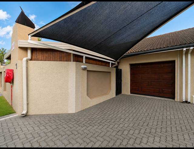 2 BEDROOM TOWNHOUSE FOR SALE IN THREE RIVERS